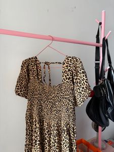 Chic Leopard Print Smocked Dress