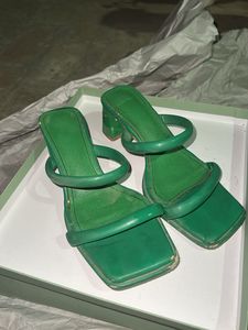 Chic Green Block Heel Sandals