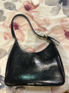 Stylish Black Shoulder Bag