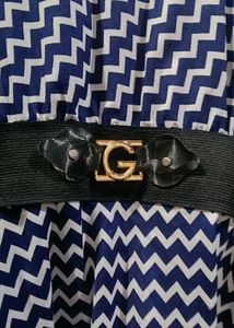Elegant Navy &amp; White Chevron Print Dress
