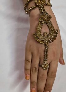 Elegant Hand Harness Bracelet stone