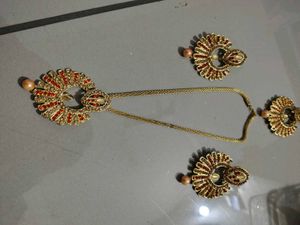 Elegant Gold-Tone Necklace Set