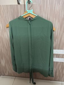 Elegant Green Button-Up Blouse
