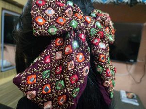 Embroidered Bow clip