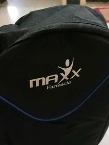 MAXX Farmacia Black Backpack