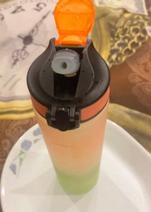 Gradient Water Bottle with Measurement Markings