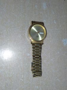 A Golden "Sonata Watch" Best Quality 👌