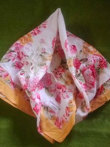Crocodile Ladies Floral Print handerchief/bandana