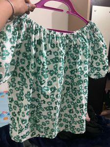 Chic Off-Shoulder Floral Print Top
