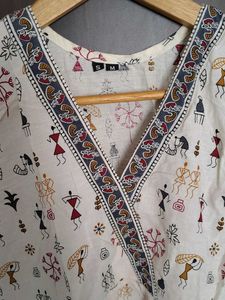 Unique Tribal Print Sleeveless Kurta Top