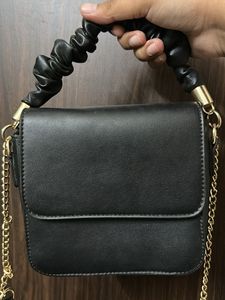 Chic Black Ruched Handle Crossbody Bag