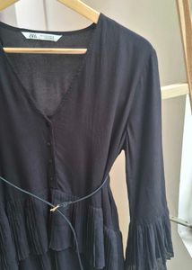 ZARA Chic Black Pleated Midi Dress with Belt