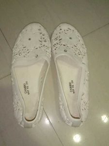 Chic White Cutout Flats shoes