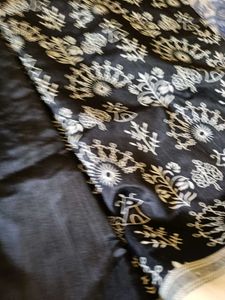 Elegant Blue Saree with Golden Leaf Motifs