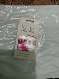 Press-On Nail Set - Trendy Designs