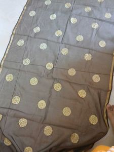 Elegant Dupatta with Gold Accents
