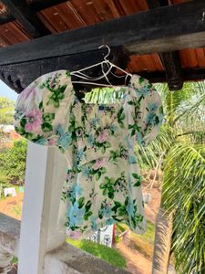 Floral top