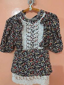 Floral Lace Trimmed top