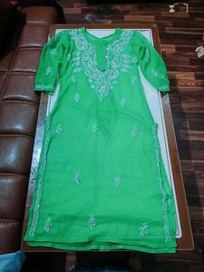 chikankari kurti