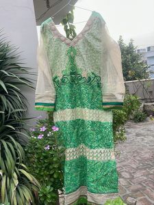 Elegant Green Embroidered Kurta