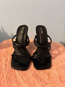 Black Crocodile Texture Strappy Heels