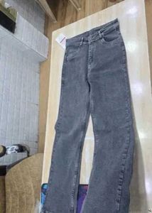 Stylish Grey Wide-Leg Jeans
