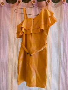 Stylish One-Shoulder Yellow middie dress