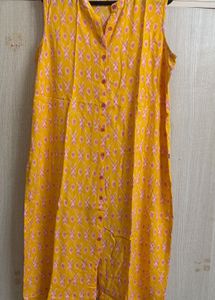 Sleeveless Yellow Kurta (M/34)