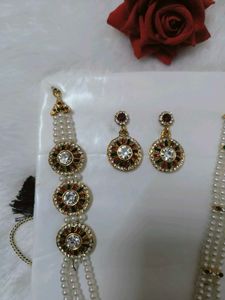Elegant Pearl and Stone Jewellery Set