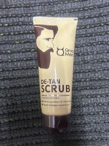 Qraa Men De-Tan Scrub