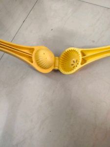 Manual Lemon Squeezer