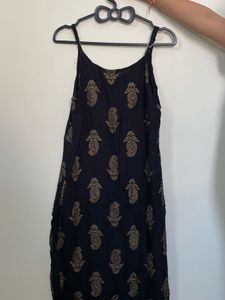 Sleeveless black kurti