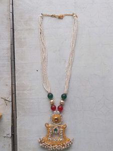 Elegant Pearl and Kundan Necklace