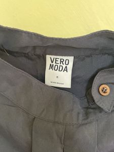 A Greyish Vero Moda Top
