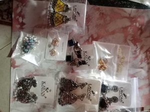 Fashionable Jhumka Earrings Set