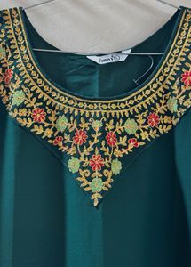 Elegant Emerald Green Kurta