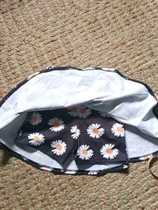 Cute Daisy Print Skater Skirt