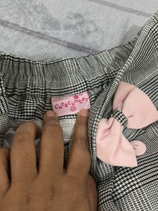 Cute Plaid Skirt with Bow Detail