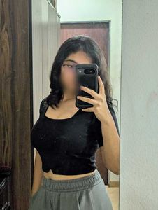 MAX Stylish Black Crop Top