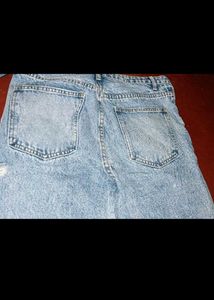 Stylish Ripped Light Wash Jeans