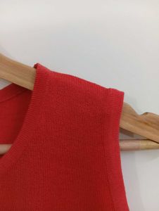 Red Sleeveless Knit Top