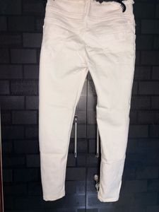 White High-Waist Skinny Jeans