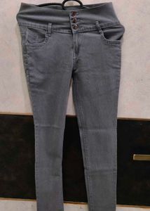 Gray High-Waisted Skinny Jeans