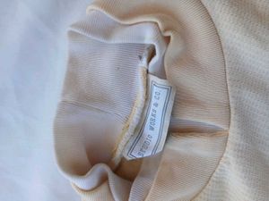 baggy sweatshirt colour yellow