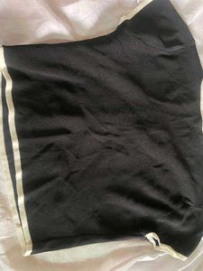 Sale !!Black &amp; White Trim Top