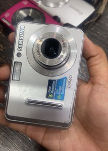 Samsung Digimax D860 digital camera
