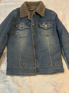 Classic Denim Jacket with Fur Collar