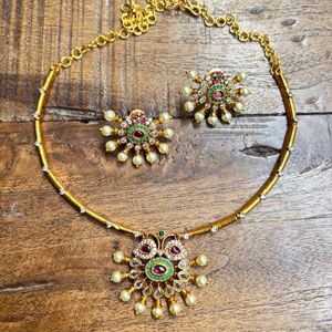 Exquisite Kundan Pearl Necklace & Earrings Set