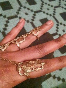 Gold-tone Linked Finger Rings