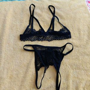 black Lace Bralette & Thong Set 🖤